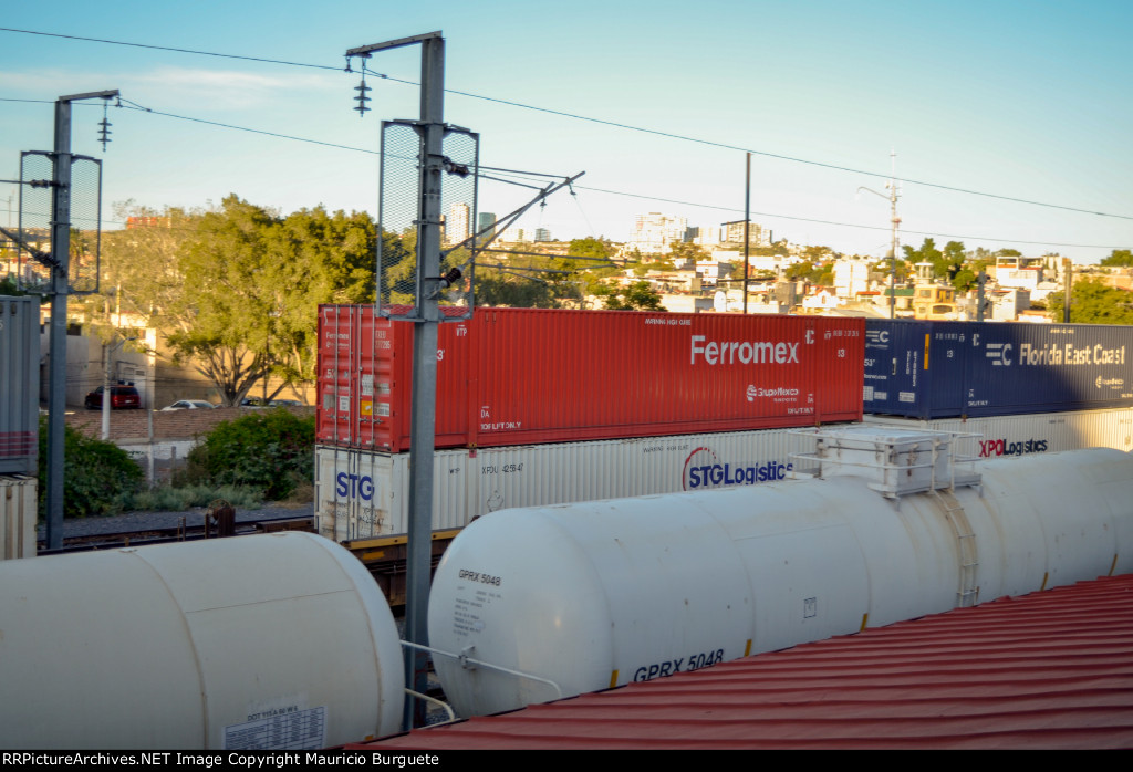 FXEU Container red scheme